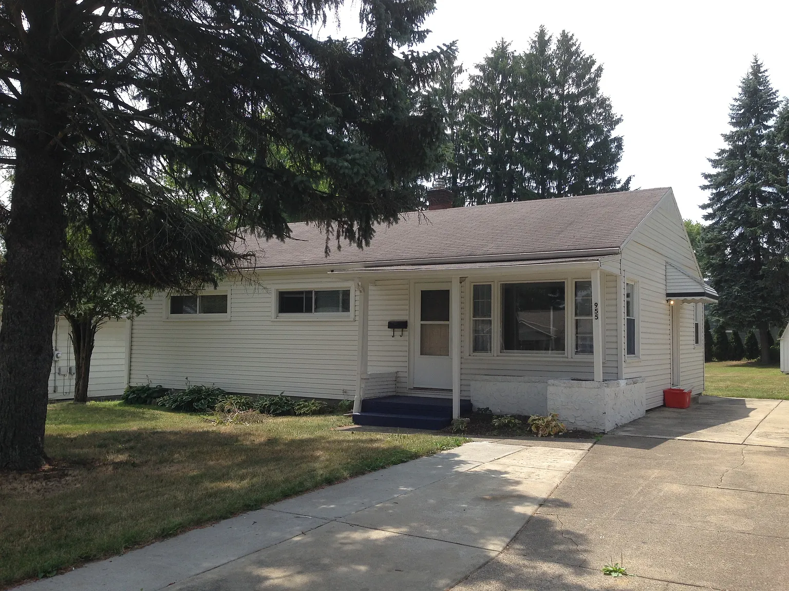 955 Afton Ave photo 1