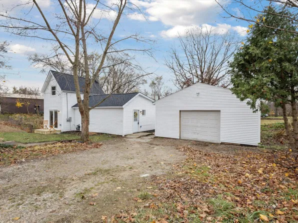 931 S Cedar St, Greenville, MI 48838