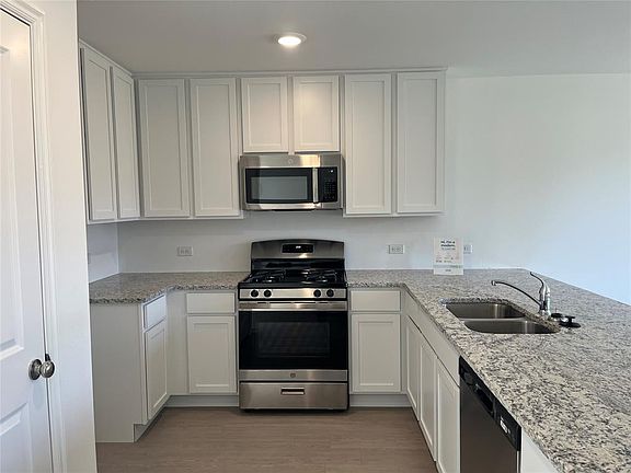 3rd image of 2215 Wolford Way