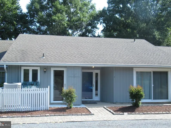 24560 Deepwater Point Dr APT 4, St Michaels, MD 21663
