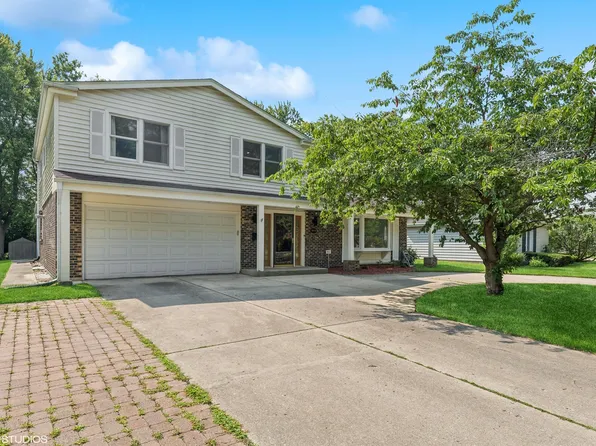 3035 Mary Kay Ln, Glenview, IL 60026