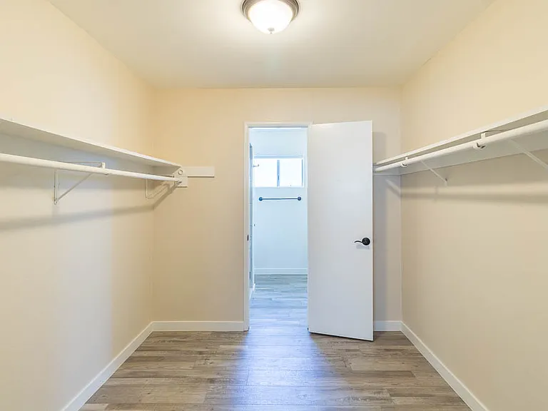 2102 Mathews Ave #B — Photo 8