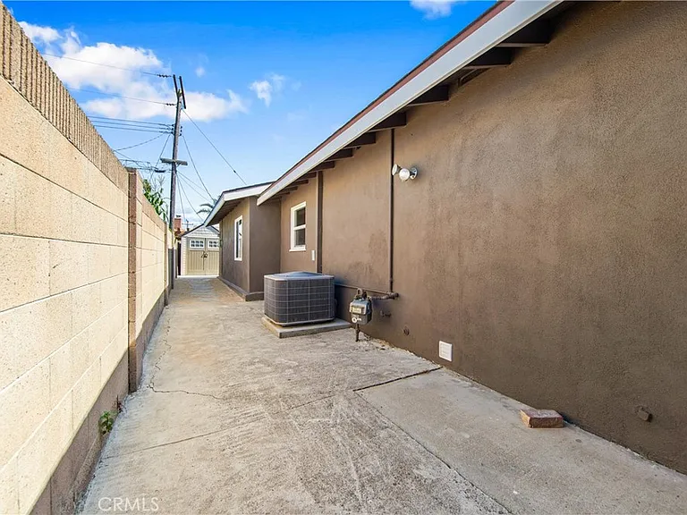 5892 Meadowlark Dr — Photo 40