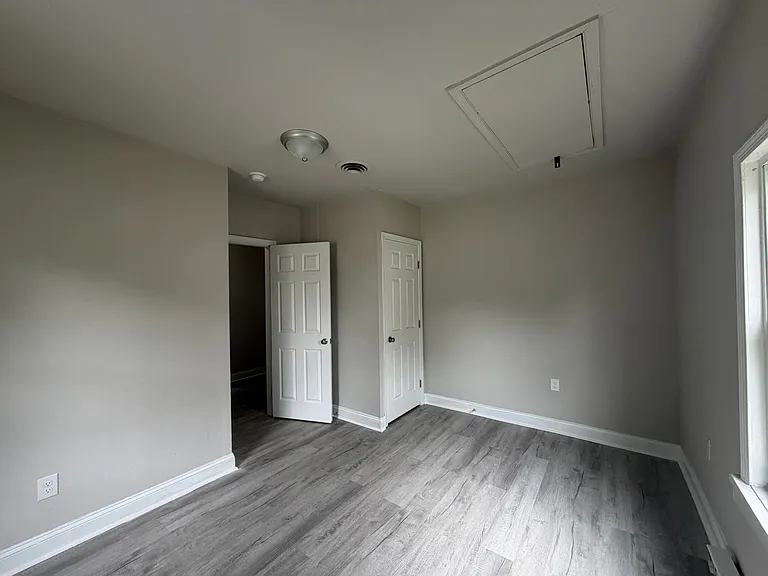 2208 Keswick Ave — Photo 6