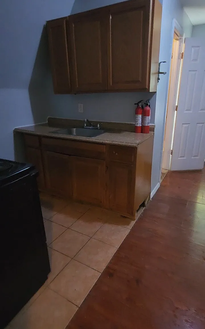 1 bed, 1000 sqft, $1,850 — Photo 1