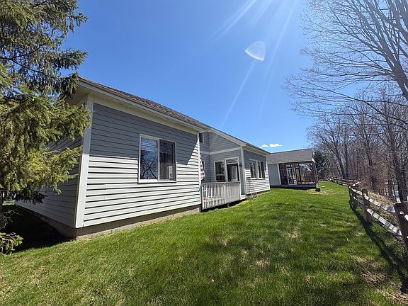 4th image of 14 Apple Blossom Dr