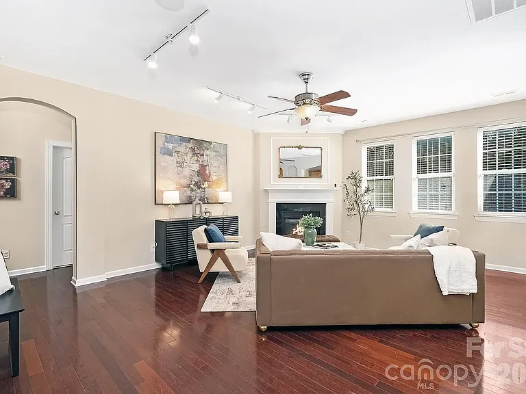 5110 Dragonfly Ln — Photo 8