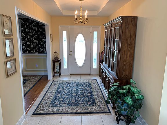 3rd image of 111 Montrose Dr