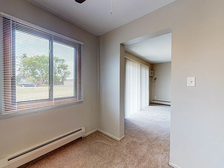 Oakdale Apartments — Photo 33
