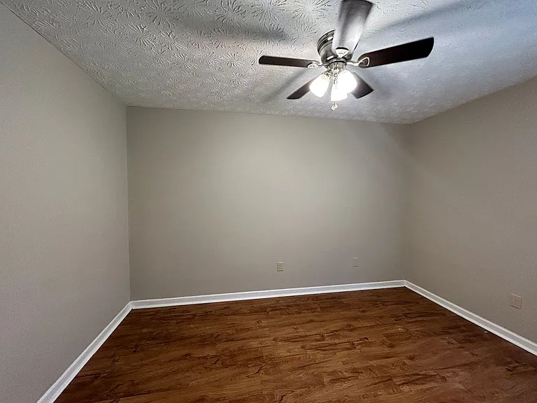 311/313 Jockey Club Dr — Photo 5