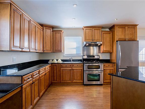 4th image of 8510 Pensacola Ave