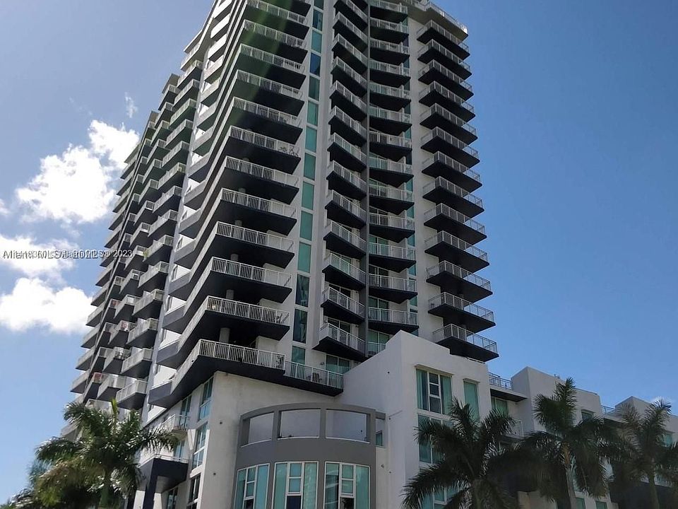 1st image of 275 NE 18th St APT 810