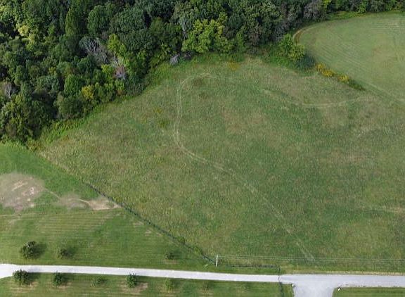 2nd image of 250 Edgewood Dr
