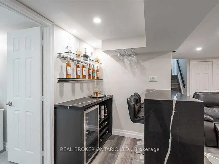 2 Core Cres — Photo 27