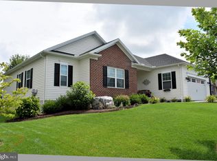 680 Franklin Square Dr, Chambersburg, PA 17201