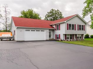 16 Larrigan Xing, Brockport, NY 14420