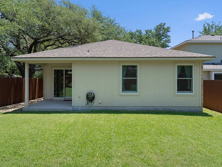 2304 Jesse Owens Dr — Photo 29