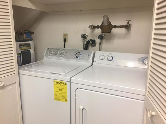 4th image of 637A Devonshire Ln #A