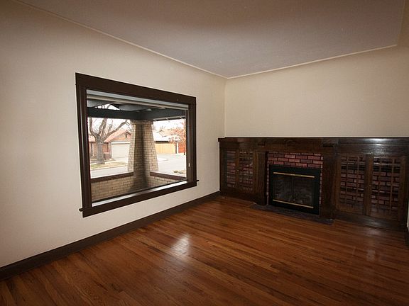 4th image of 3733 Grove St