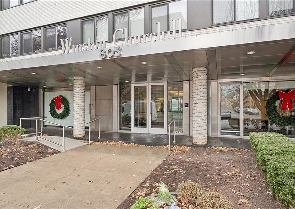 1st image of 803 W 48th St APT 402