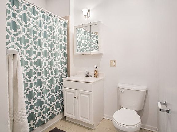 5th image of 4806 N Winchester Ave #3