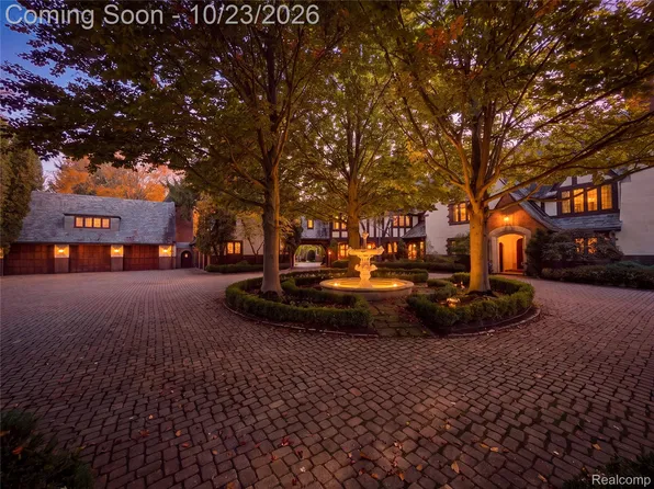931 Vaughan Rd, Bloomfield Hills, MI 48304