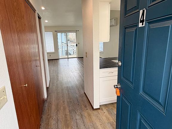 2nd image of 5691 Eagle Pkwy #2