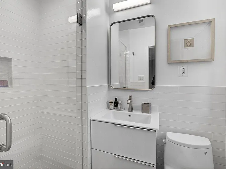 3305 W Coquelin Ter — Photo 23