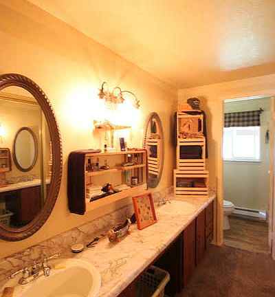 3rd image of 912 Yampa Ave #2