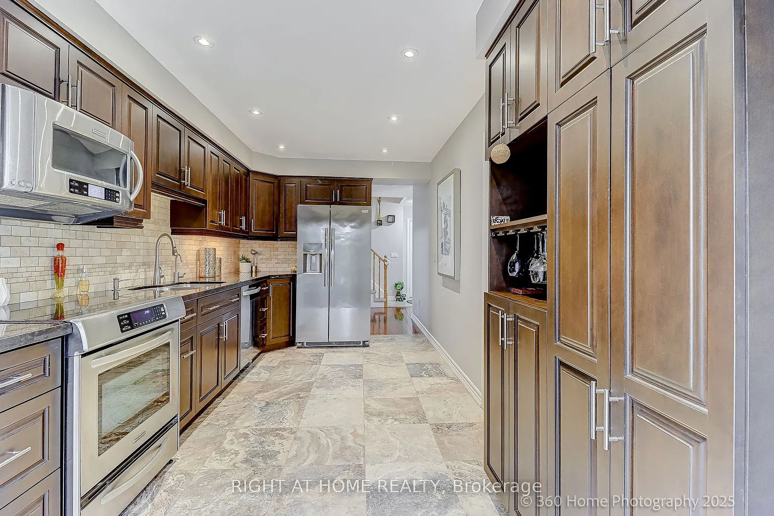 32 Heathcliffe Sq photo 1