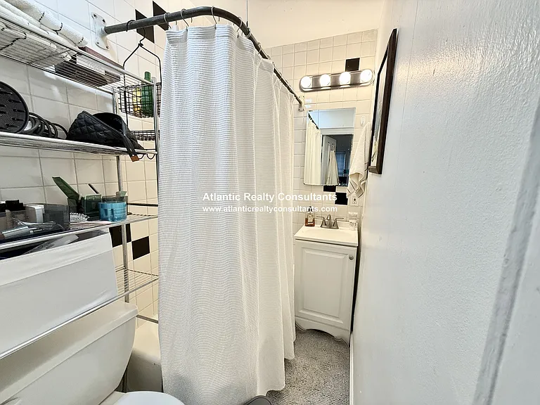 337 Beacon St #9 — Photo 8