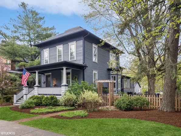 114 S Loomis St, Naperville, IL 60540