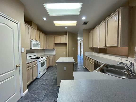 4th image of 1405 White Elm Cv