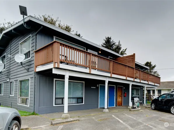 757 Ocean Court NW #20, Ocean Shores, WA 98569