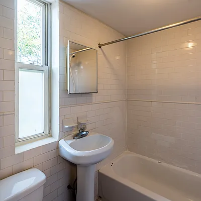 Rented by Nooklyn NYC LLC | media 13