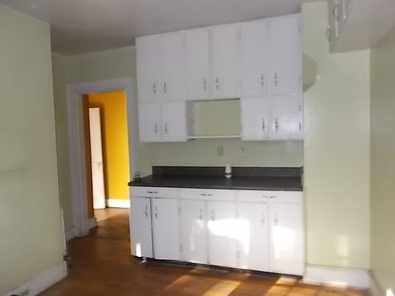 3rd image of 8 Letcher Ct
