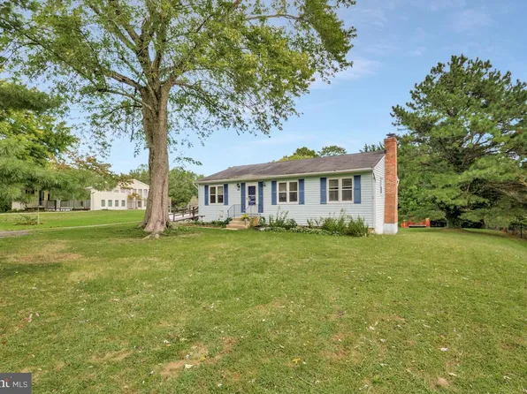 8649 Saint Andrews Dr, Chesapeake Beach, MD 20732