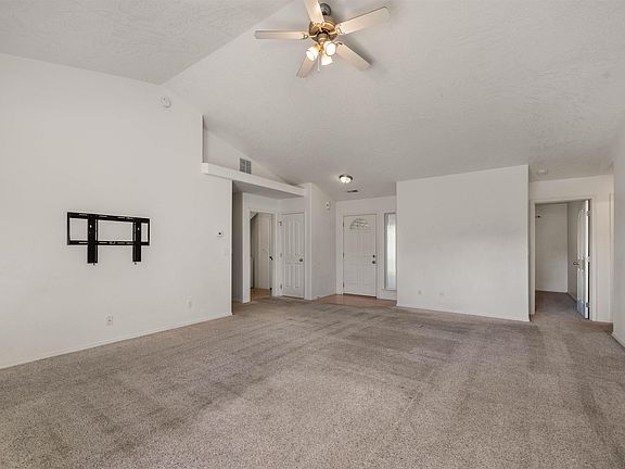 4th image of 4011 Hayden Ln