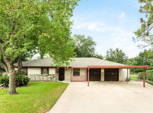 1118 Carmie St, Alvin, TX 77511
