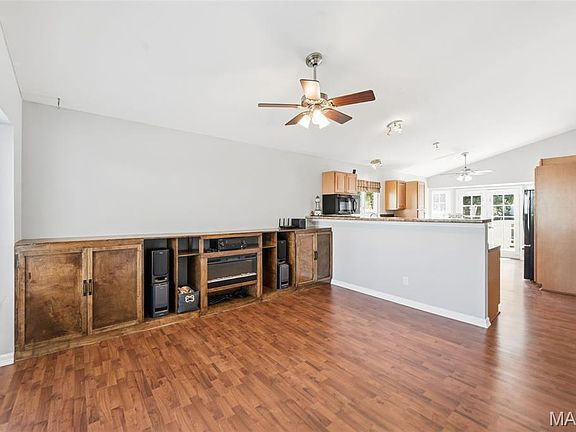 5th image of 1818 Florine Ct