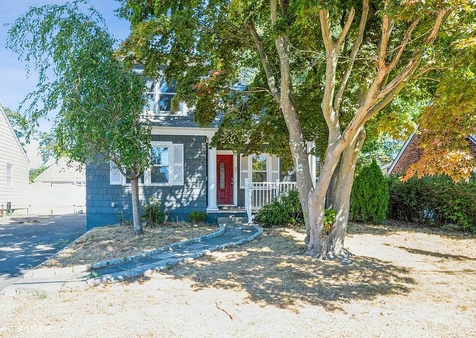 1st image of 25 Vollmer Ave