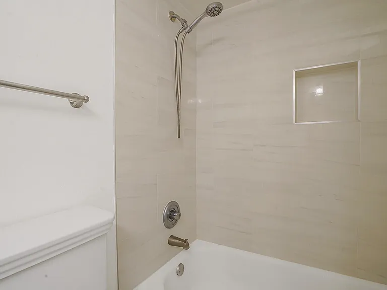1385 Crystal Way #M — Photo 20