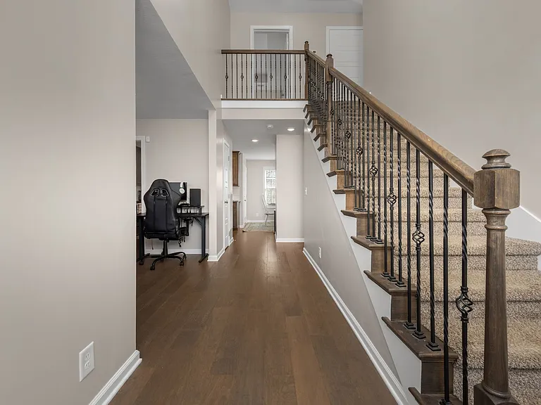 1108 Barnhill Rd — Photo 2