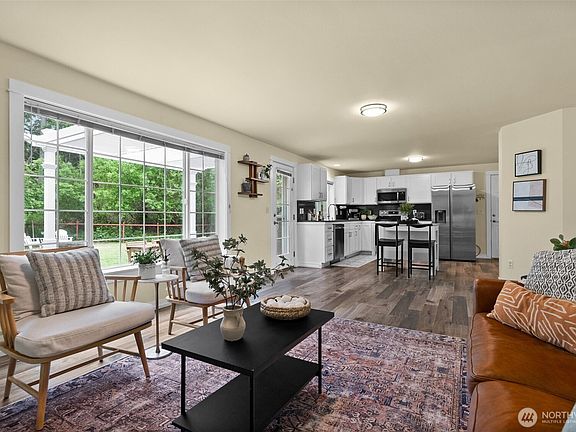 5th image of 1412 Leschi Place