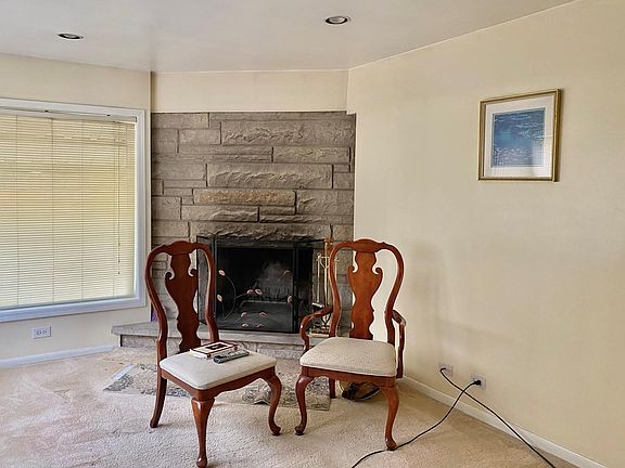 5th image of 964 E Villa Dr