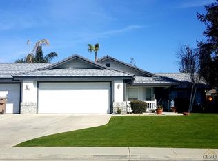10808 Dapple Way, Bakersfield, CA 93312