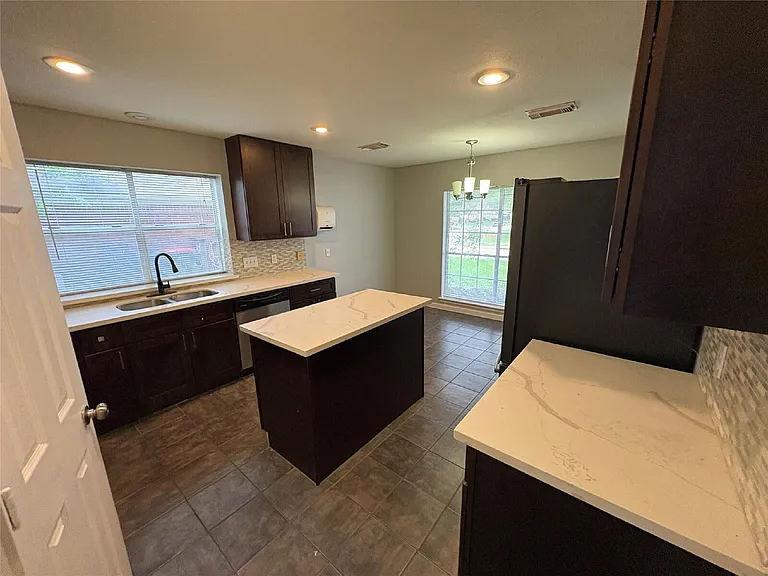 3006 Fort Stockton Dr — Photo 14