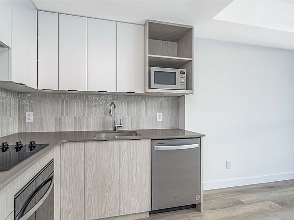 5th image of 1488 Bertram St #1303