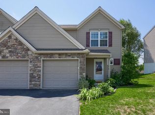 216 Eagle Dr, Ephrata, PA 17522