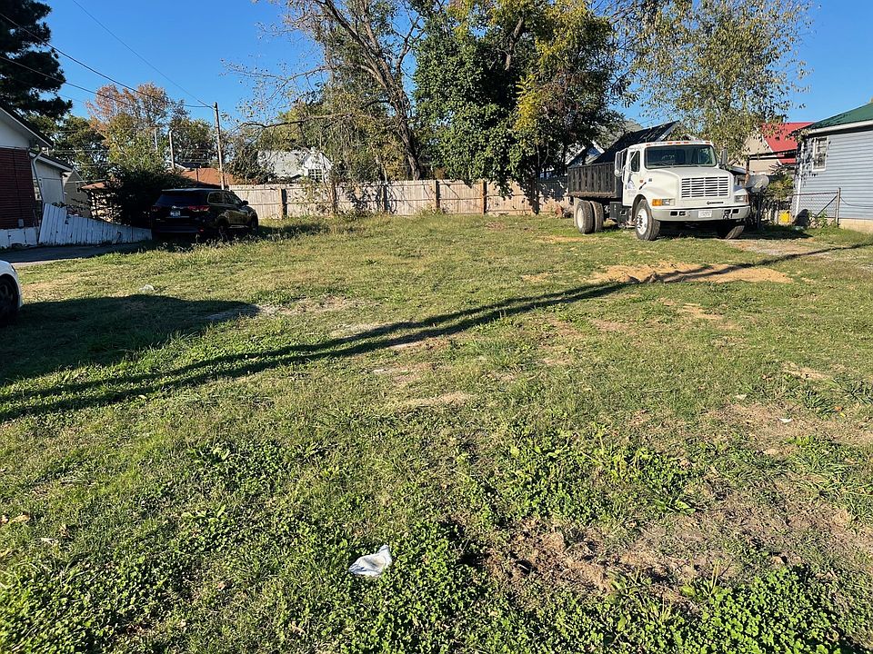 2nd image of 205 18th Ave W